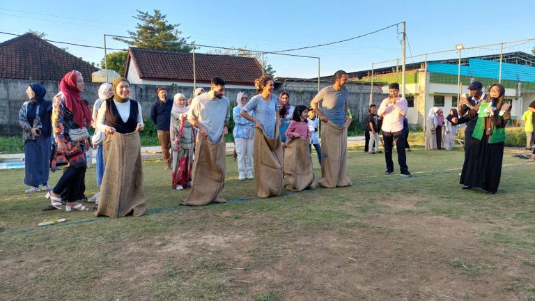 GMW Network Gandeng Dompet Sosial Bali Berbagi pada Anak Yatim Dhuafa