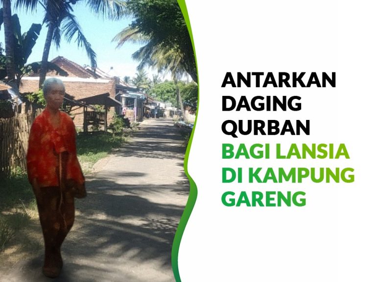 Terjal Jalan Licin, Antarkan Daging Qurban Bagi Lansia Di Kampung Gareng