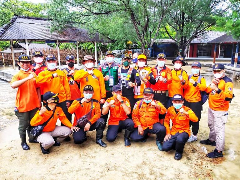 BASARNAS BALI GANDENG DSM PADA KEGIATAN SAVE MANGROVE, SAVE WORLD