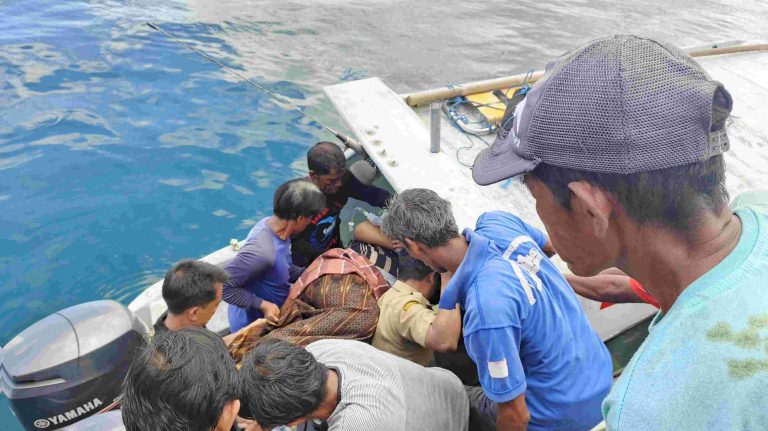 Hamil Anak Kelima, Ibu Lilik Arungi Lautan Delapan Jam